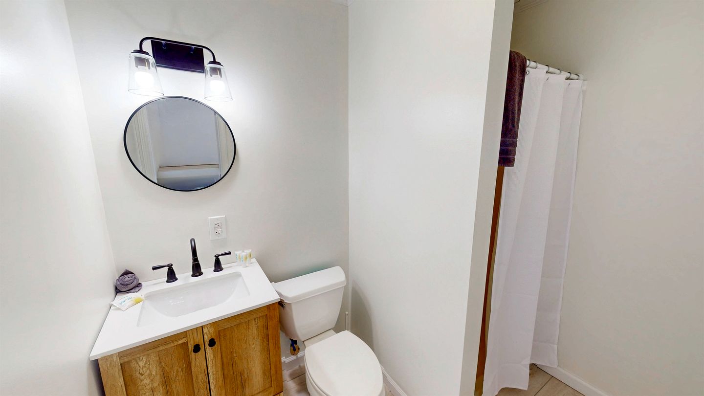 Charming Beachside Home with Private Patio & Dog-Friendly Policy near Surfside Shores, Gulf Shores, AL