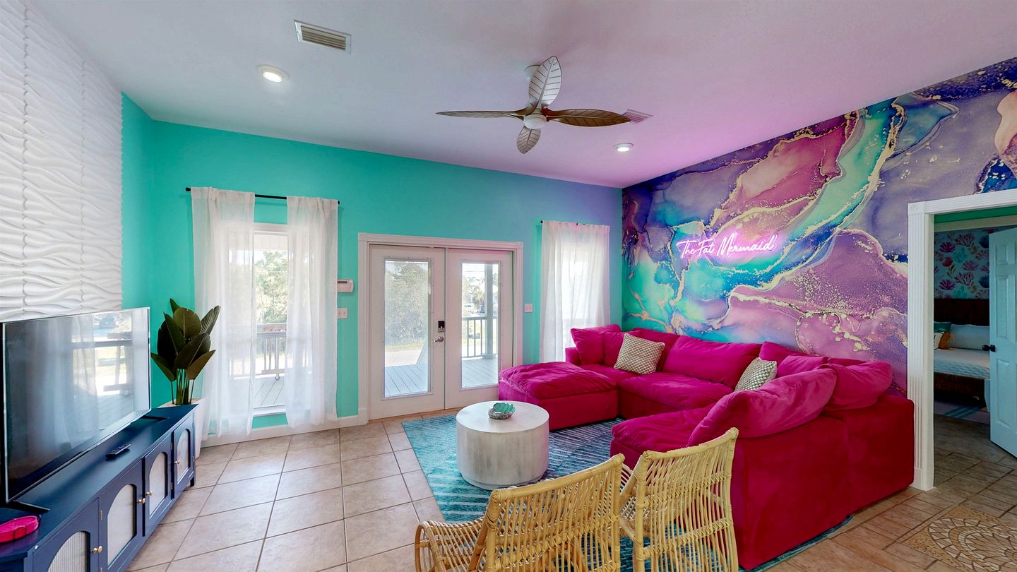 Charming Beachside Home with Private Patio & Dog-Friendly Policy near Surfside Shores, Gulf Shores, AL