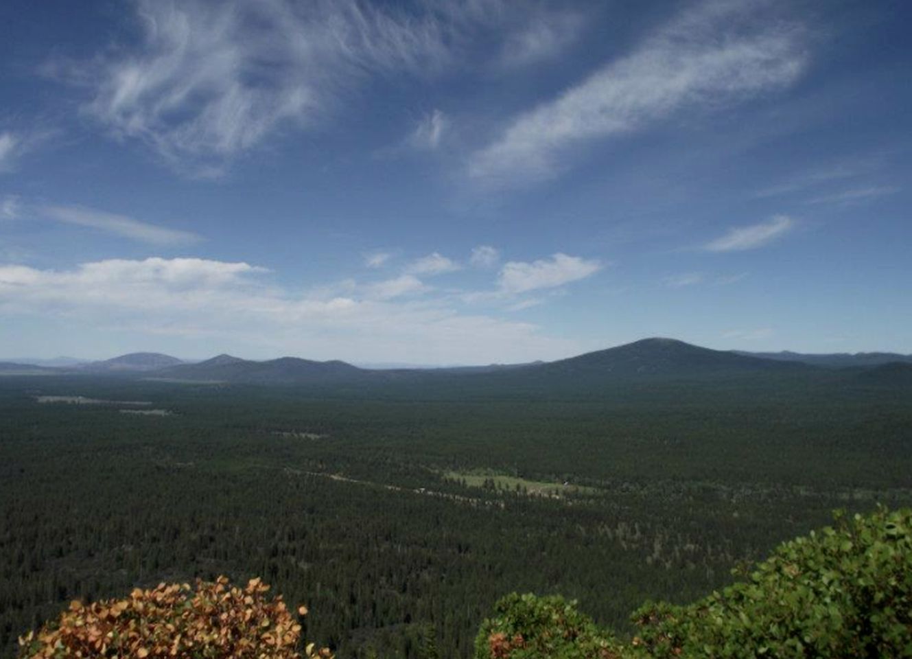 All-Inclusive Two-Story Ranch Cabin on the Banks of Antelope Lake, Northern California