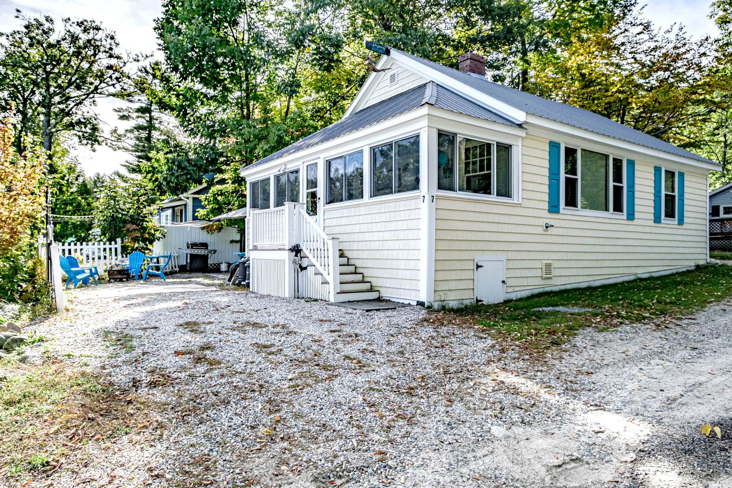 The Flying Mermaid A lakeview beach house on Sebago Lake, Cabins