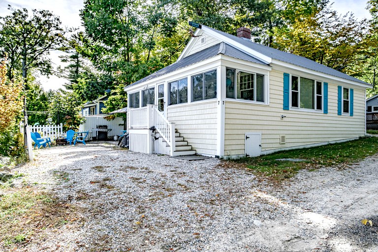 The Flying Mermaid A lakeview beach house on Sebago Lake, Cabins