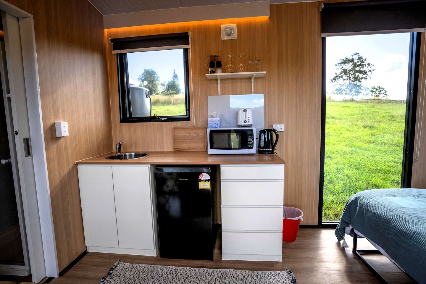 Tranquil Tiny House Retreat with Mountain Views near Bulahdelah, Barrington Coast NSW