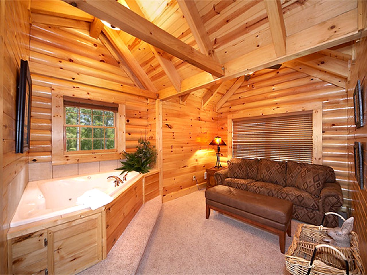 Gorgeous Log Cabin in Gatlinburg for a Tennessee Vacation