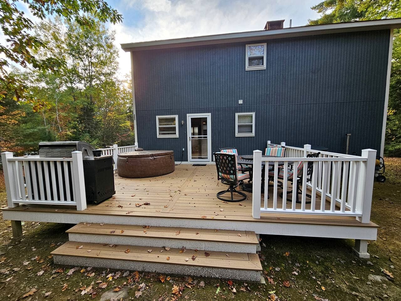 Spacious Mountain Cabin with Hot Tub & Fire Pit near White Mountains, New Hampshire