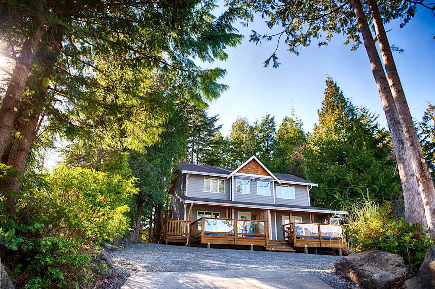 Gorgeous Suite with Spectacular Harbor Views for Tranquil Weekend Getaway near Tofino, British Columbia