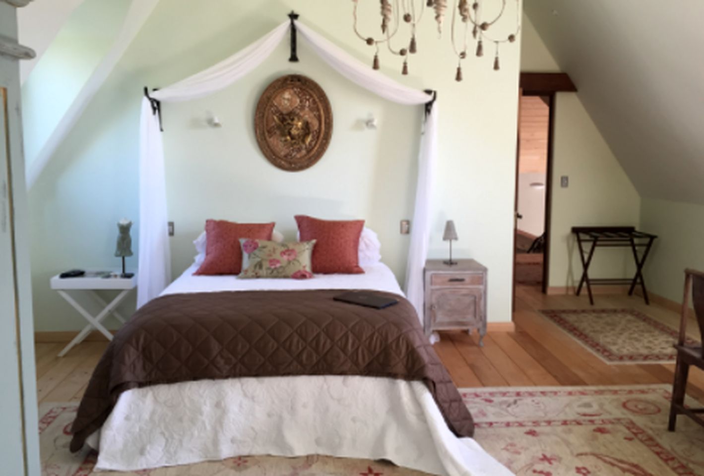 Beautiful Room Rental for Romantic Retreat near Bay of Plenty, New Zealand