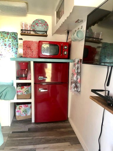 Caravans (United States of America, Weeki Wachee, Florida)