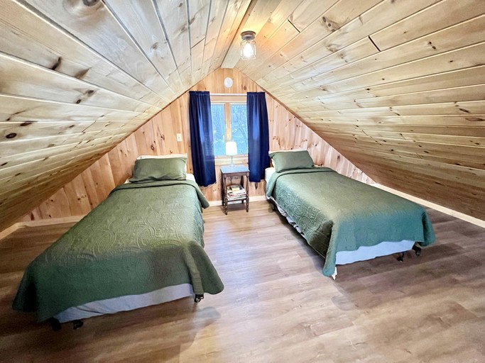 Cabins (United States of America, Burnham, Maine)