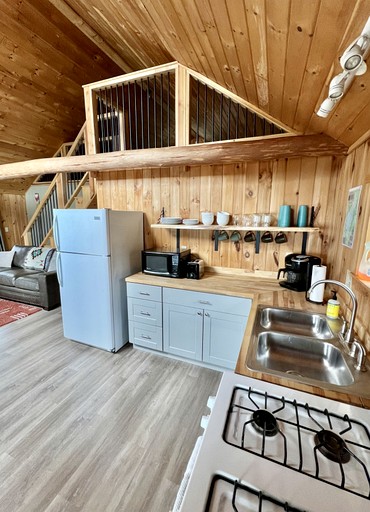 Cabins (United States of America, Burnham, Maine)