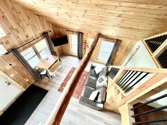 Cabins (United States of America, Burnham, Maine)