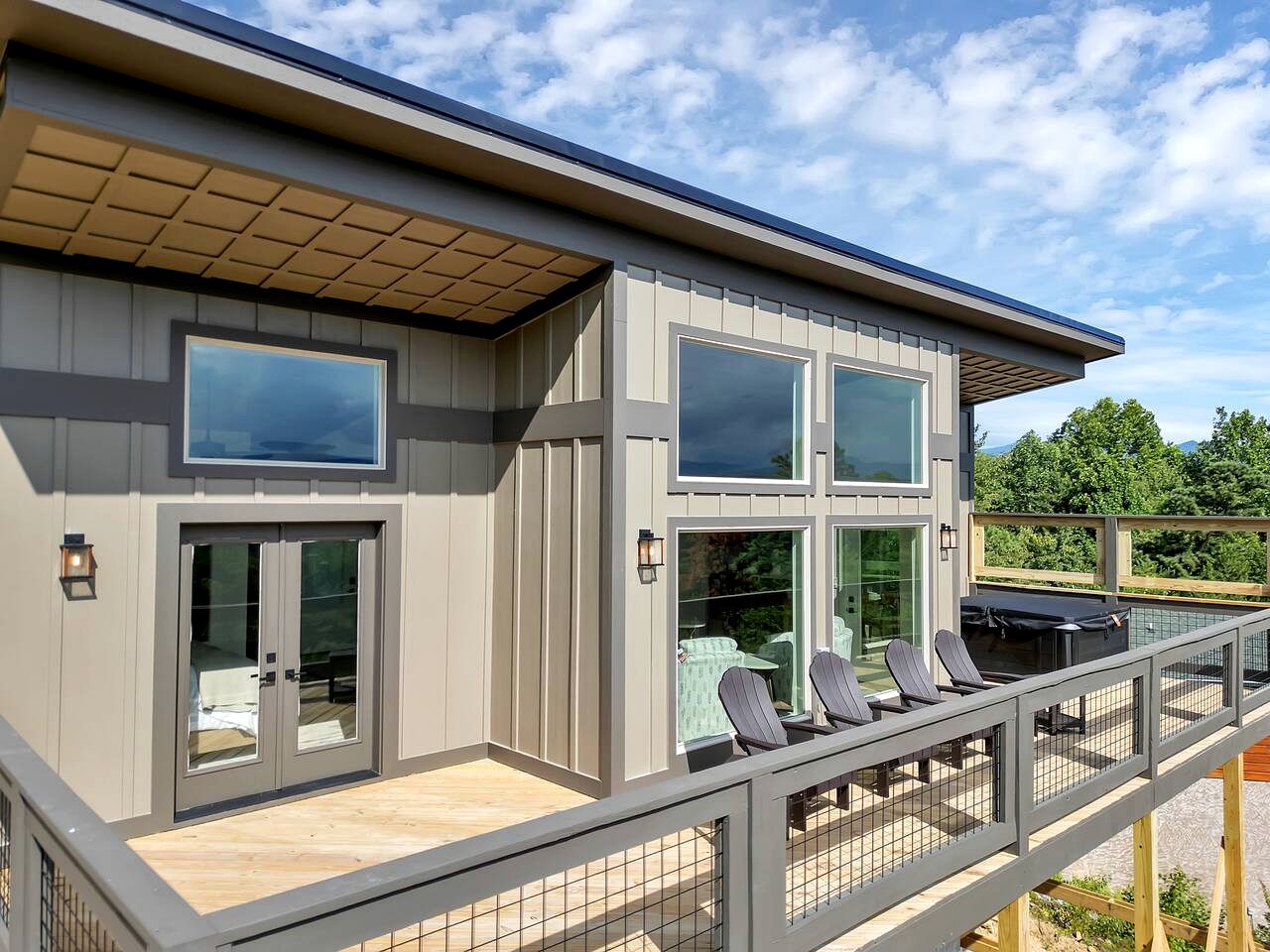 Modern Mountain-Top Chalet with Glass-Wall Views near Dollywood in Pigeon Forge, Tennessee
