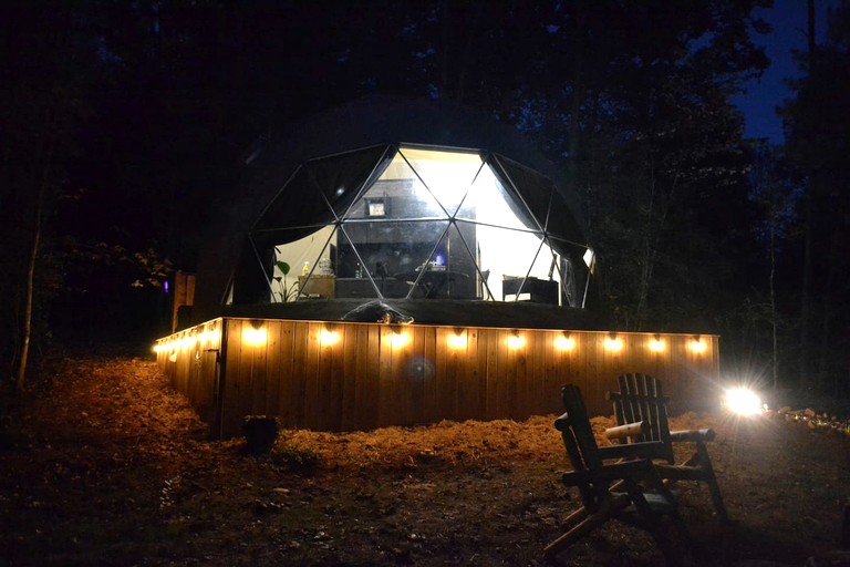 Domes (United States of America, Traphill, North Carolina)