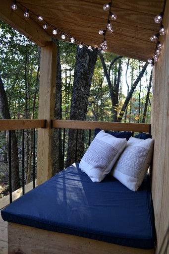 Domes (United States of America, Traphill, North Carolina)