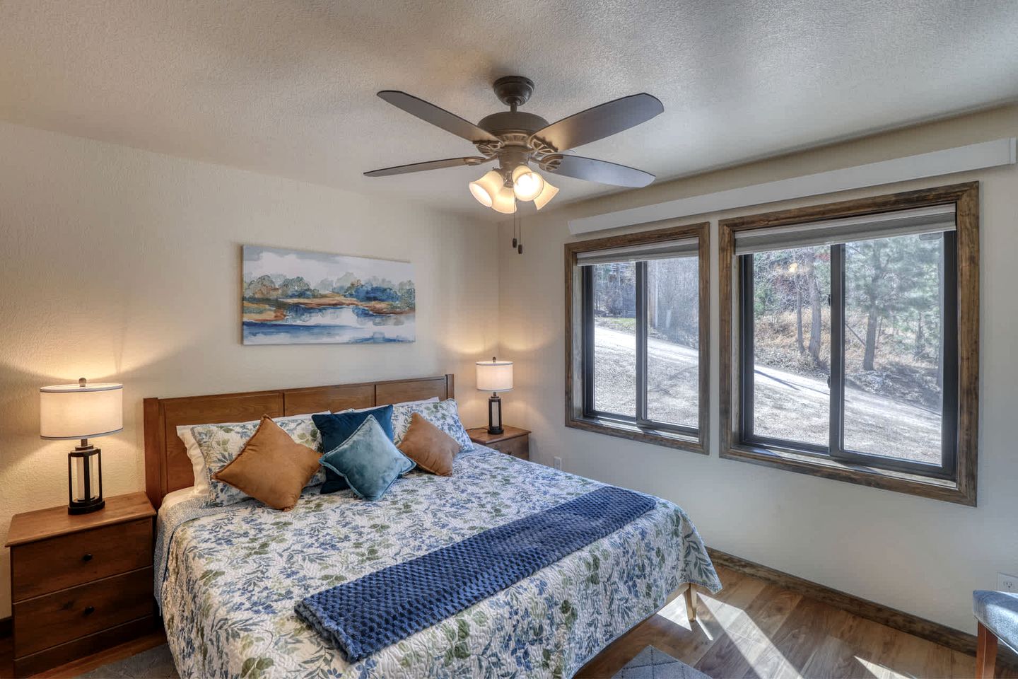 Luxury Black Hills Chalet with Hot Tub Near Mount Rushmore, Keystone SD