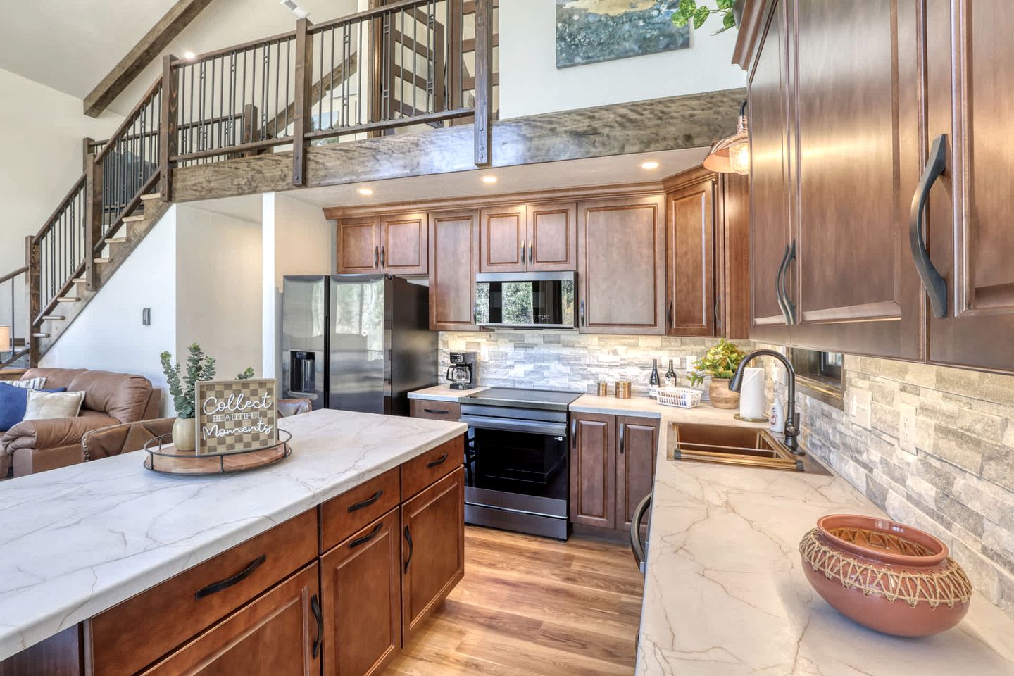 Luxury Black Hills Chalet with Hot Tub Near Mount Rushmore, Keystone SD