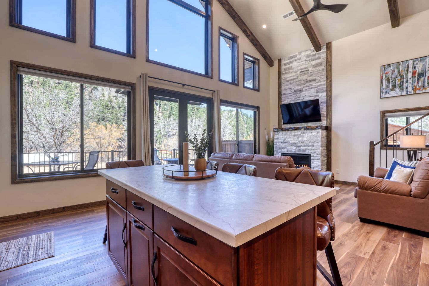 Luxury Black Hills Chalet with Hot Tub Near Mount Rushmore, Keystone SD