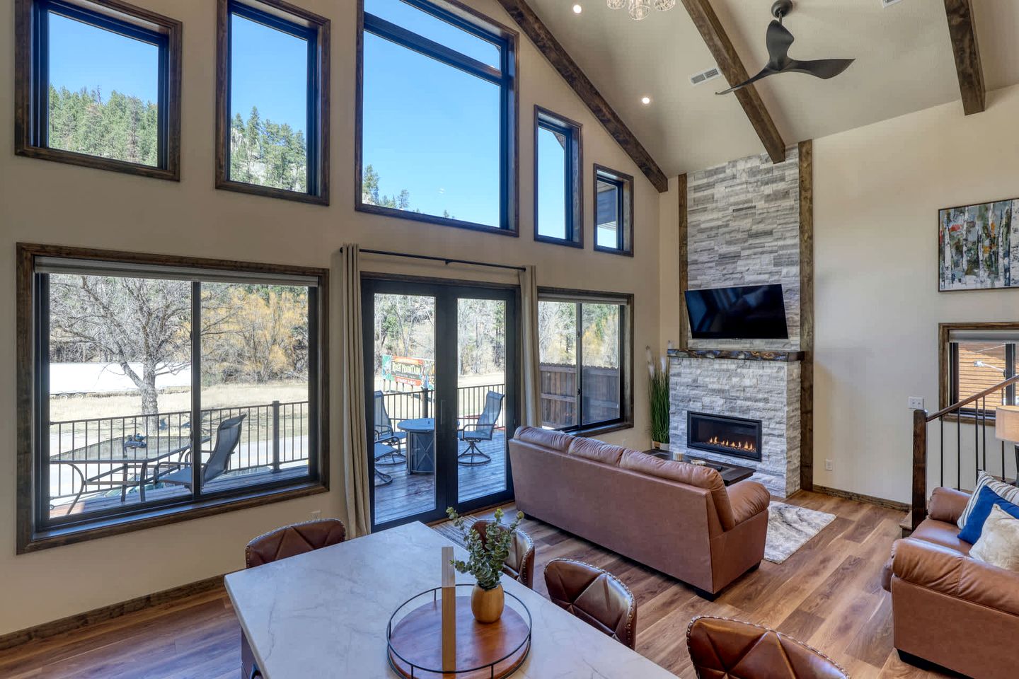 Luxury Black Hills Chalet with Hot Tub Near Mount Rushmore, Keystone SD