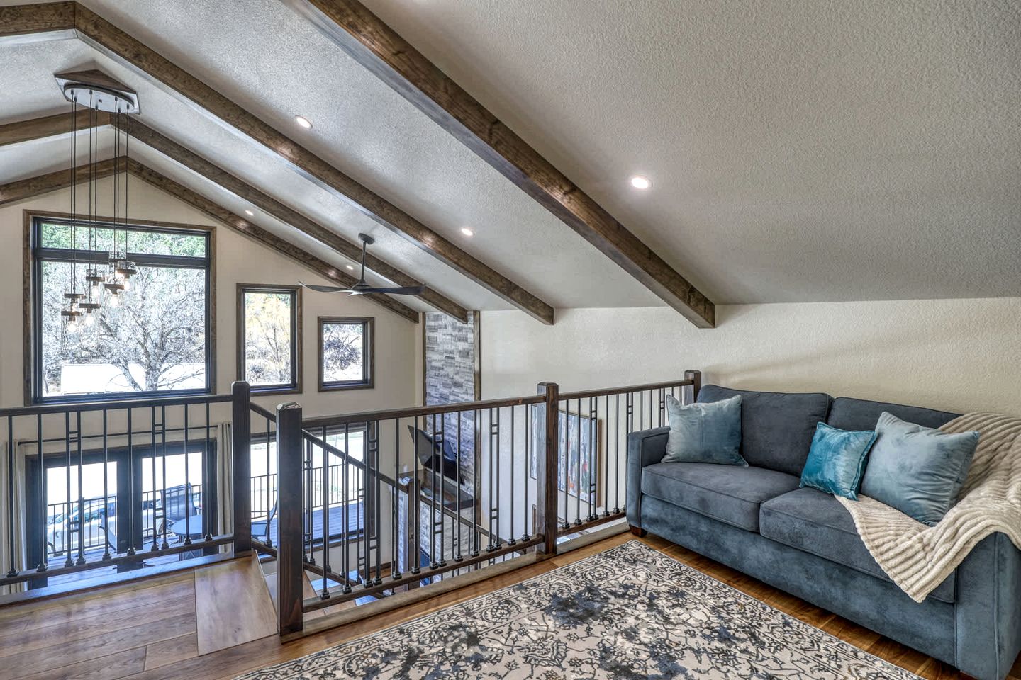 Luxury Black Hills Chalet with Hot Tub Near Mount Rushmore, Keystone SD