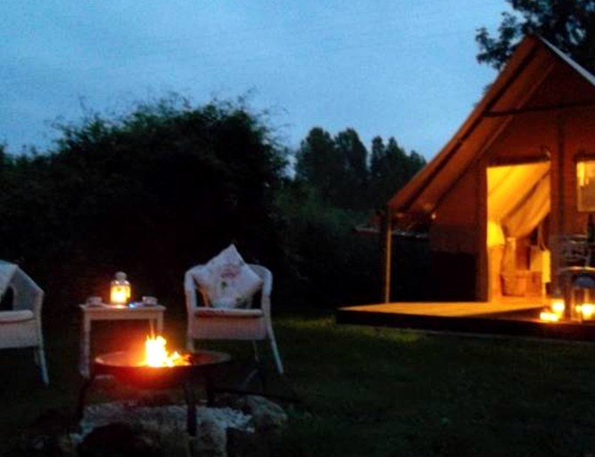 Tented Cabins (La Chapelle Themer, Pays de la Loire, France)