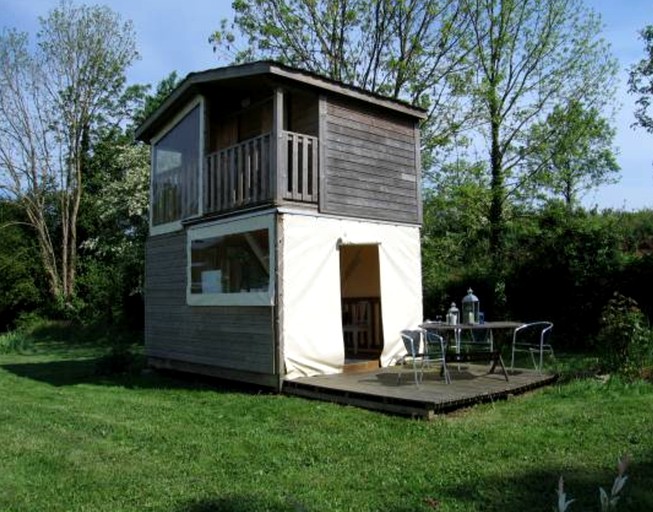 Tented Cabins (La Chapelle Themer, Pays de la Loire, France)