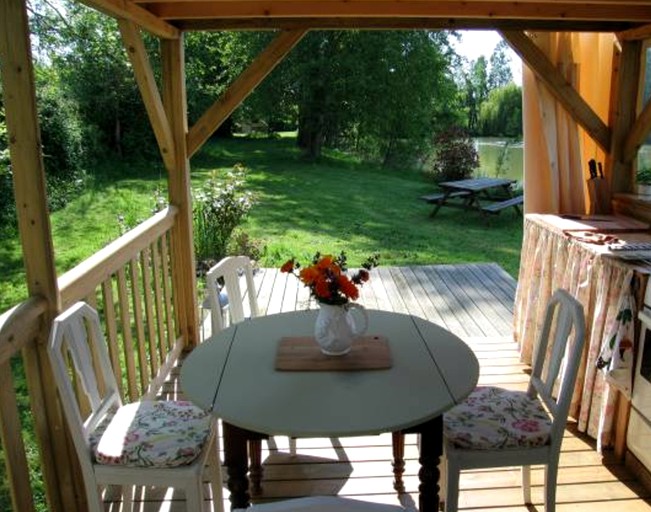 Tented Cabins (La Chapelle Themer, Pays de la Loire, France)