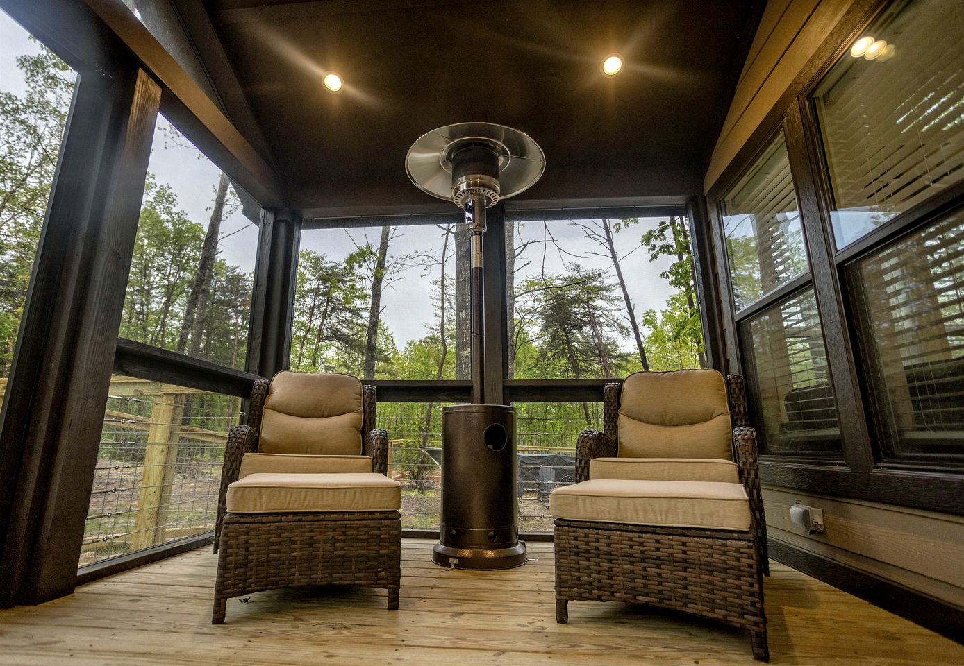 Whimsical Mountain Tiny House with Hot Tub near South Cumberland State Park Tennessee