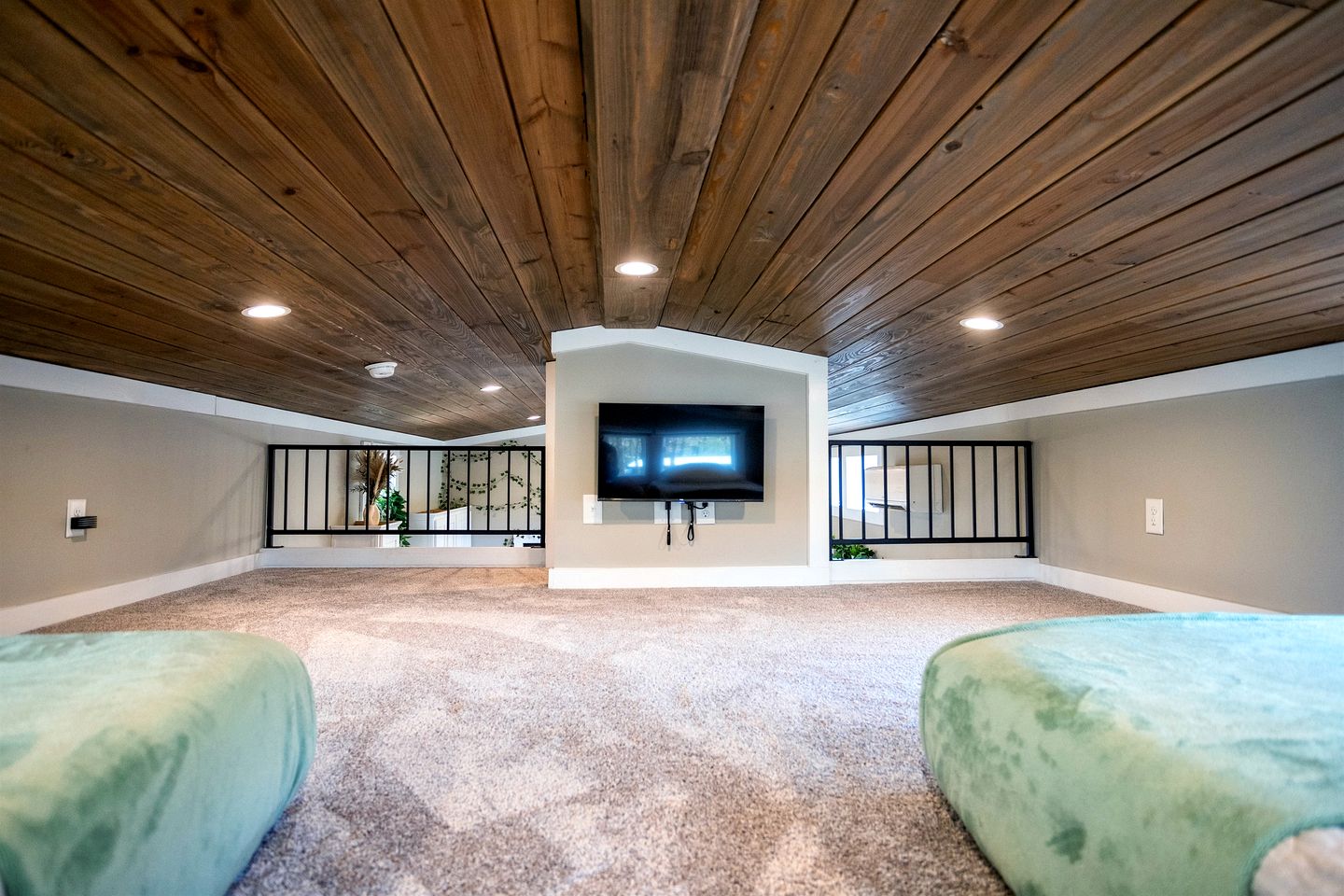 Whimsical Mountain Tiny House with Hot Tub near South Cumberland State Park Tennessee