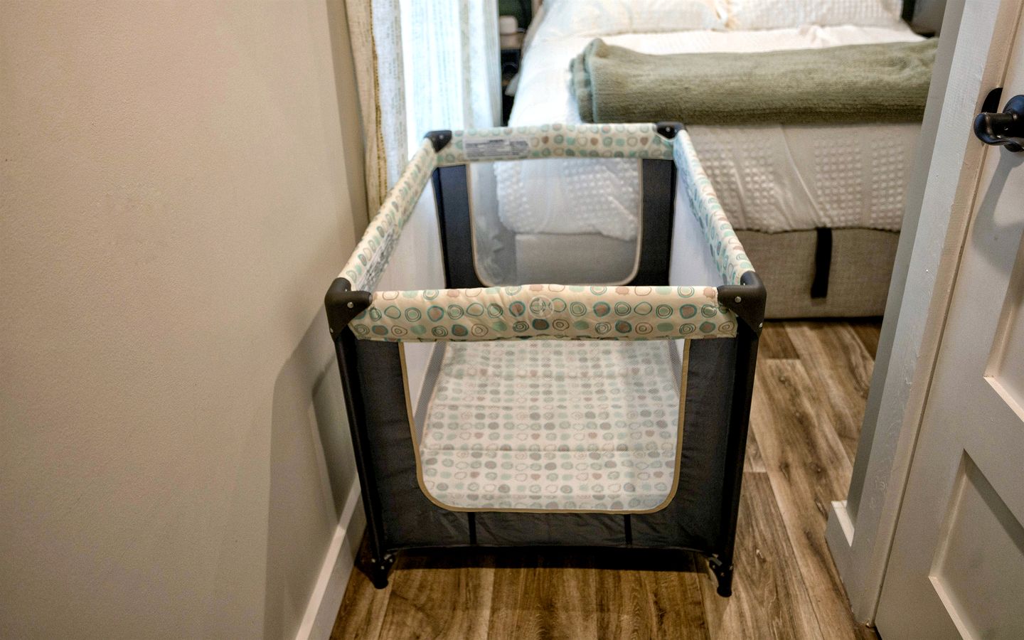 Whimsical Mountain Tiny House with Hot Tub near South Cumberland State Park Tennessee