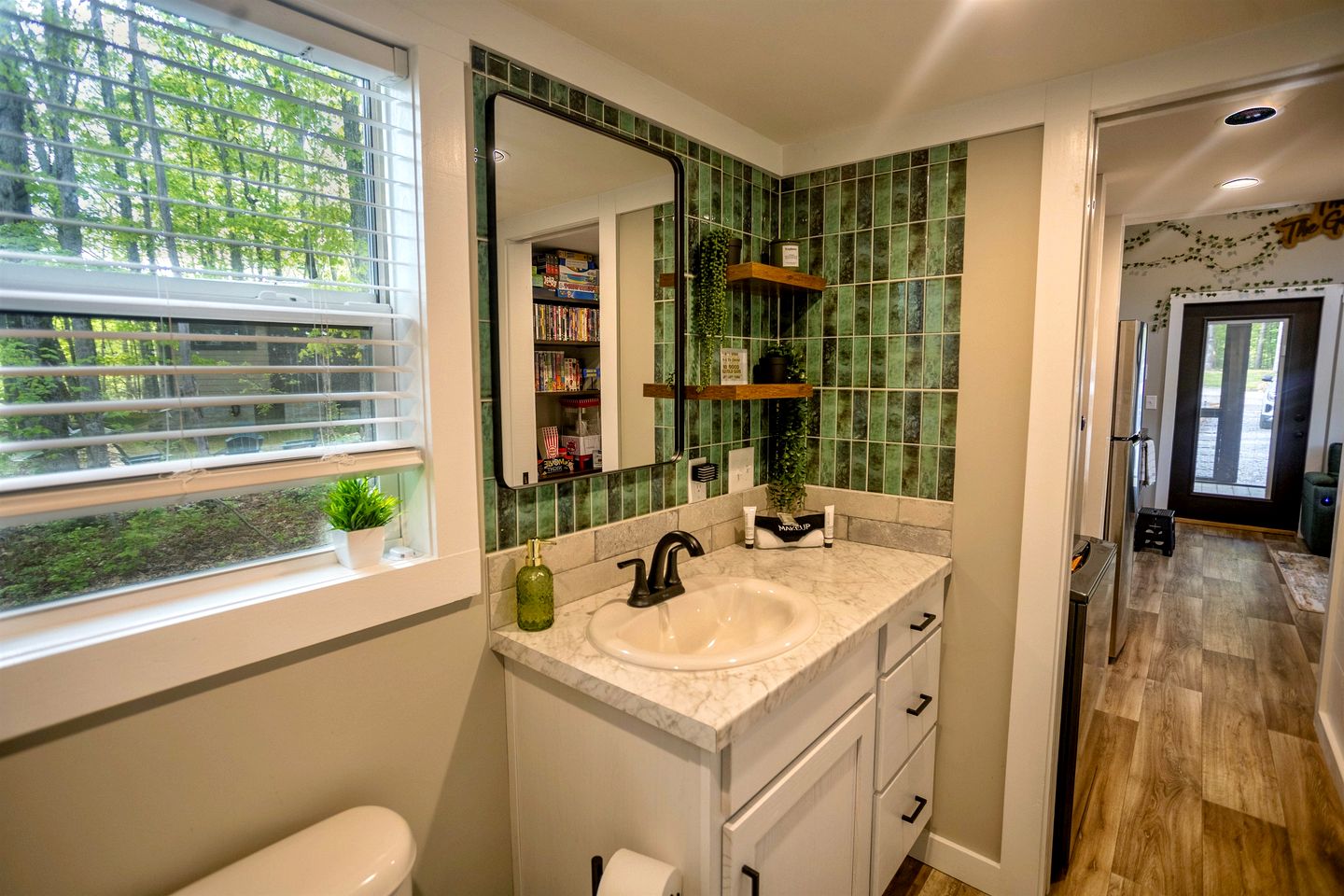 Whimsical Mountain Tiny House with Hot Tub near South Cumberland State Park Tennessee