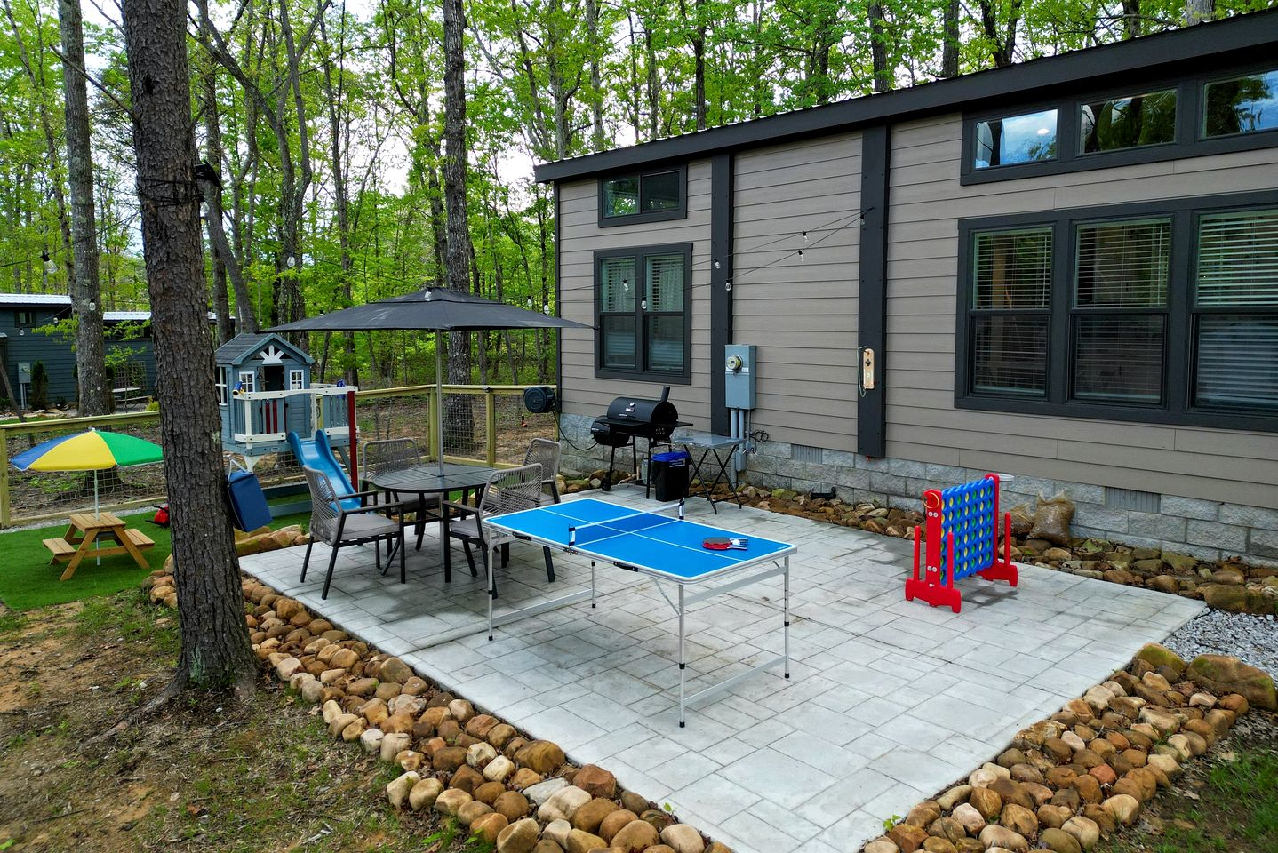 Whimsical Mountain Tiny House with Hot Tub near South Cumberland State Park Tennessee