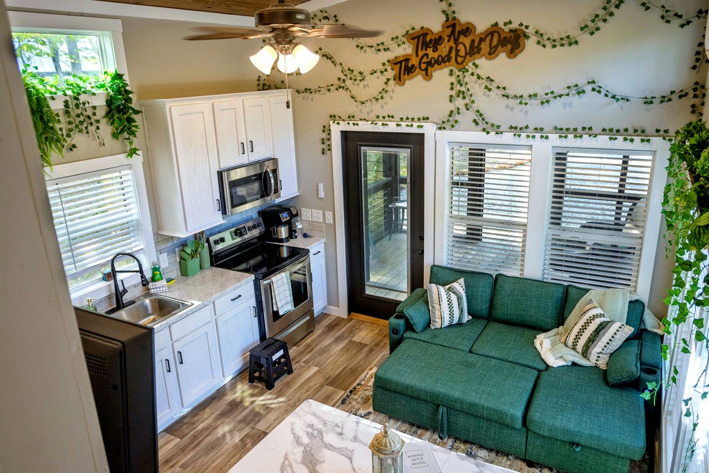 Whimsical Mountain Tiny House with Hot Tub near South Cumberland State Park Tennessee