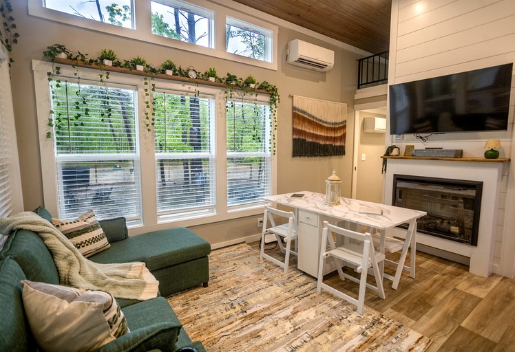 Cabins (United States of America, Monteagle, Tennessee)