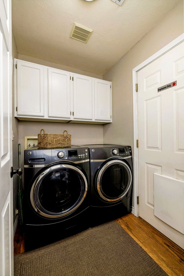 Whimsical Family-Friendly Vacation Retreat with Lake Views and Cozy Charm in Coeur d’Alene Idaho