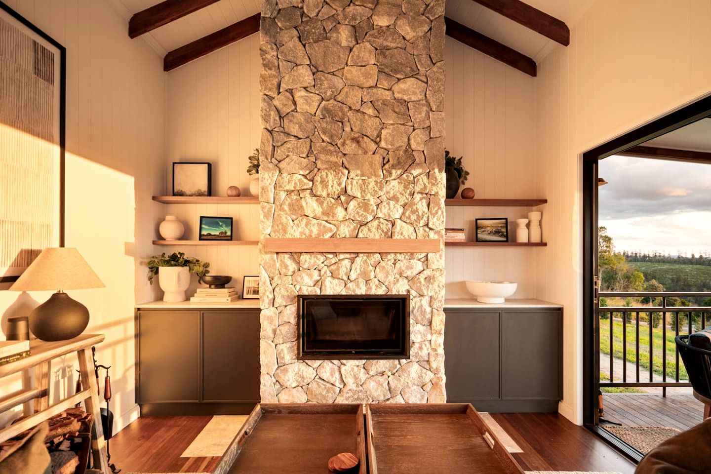 Stunning Cabin with a Private Hot Tub and Views of Bunya Mountain, Perfect for a Queensland Getaway