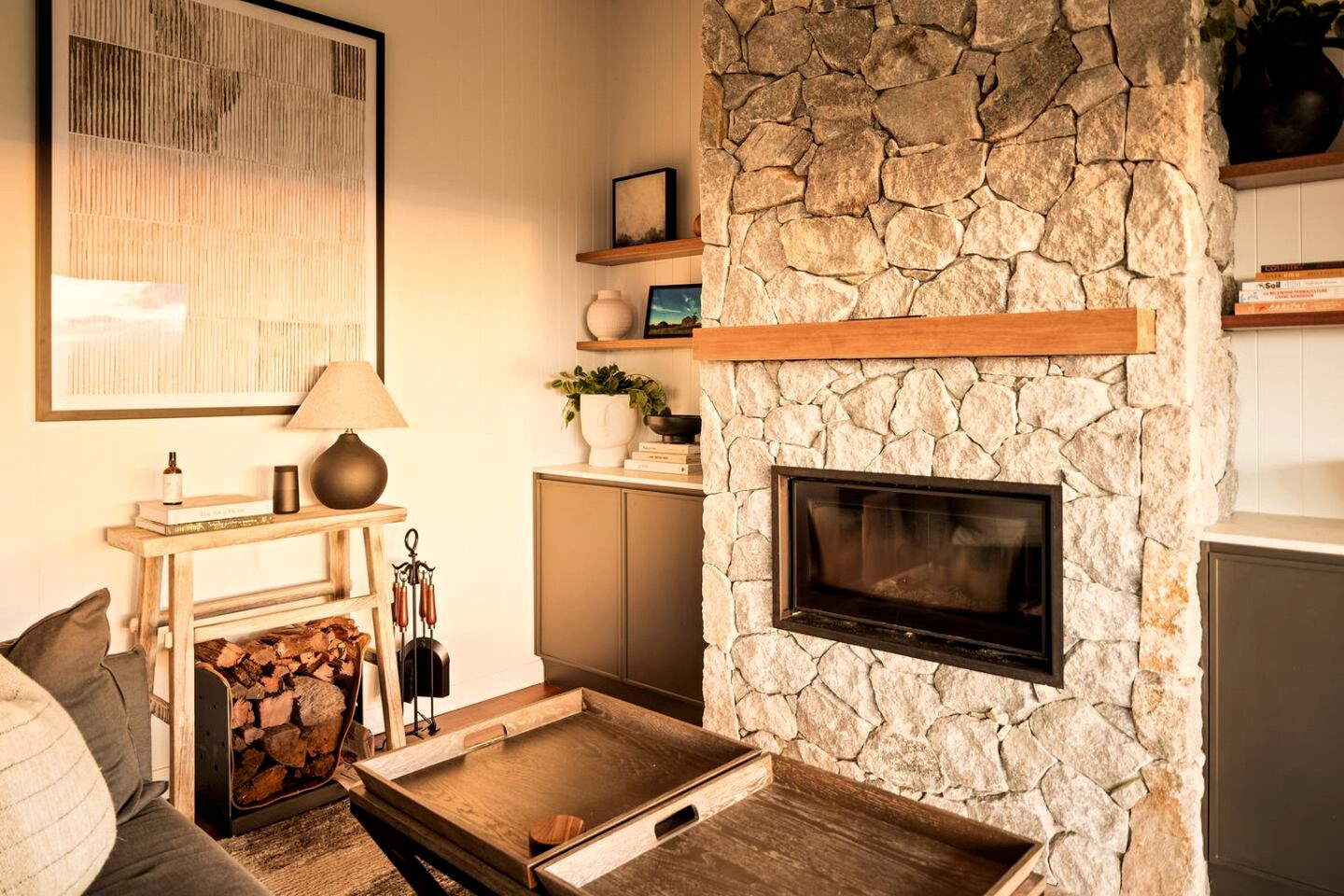 Stunning Cabin with a Private Hot Tub and Views of Bunya Mountain, Perfect for a Queensland Getaway