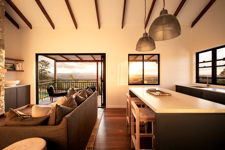 Cabins (Australia, Neumgna, Queensland)