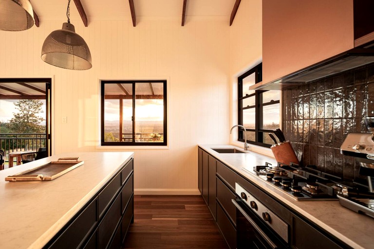 Cabins (Australia, Neumgna, Queensland)