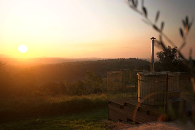 Cabins (Australia, Neumgna, Queensland)