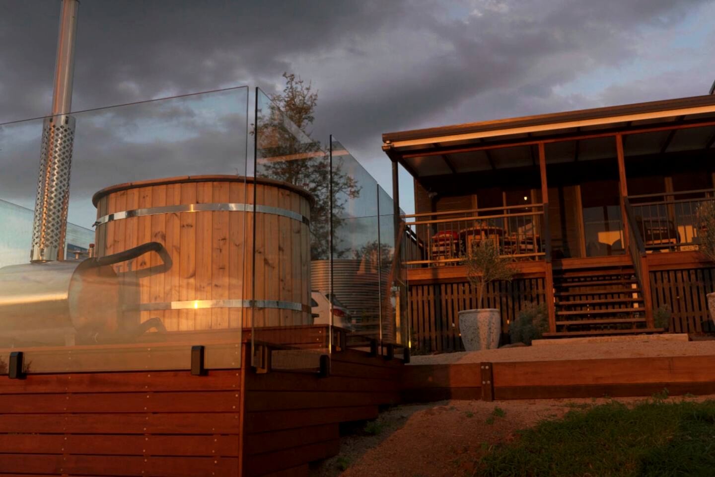 Stunning Cabin with a Private Hot Tub and Views of Bunya Mountain, Perfect for a Queensland Getaway