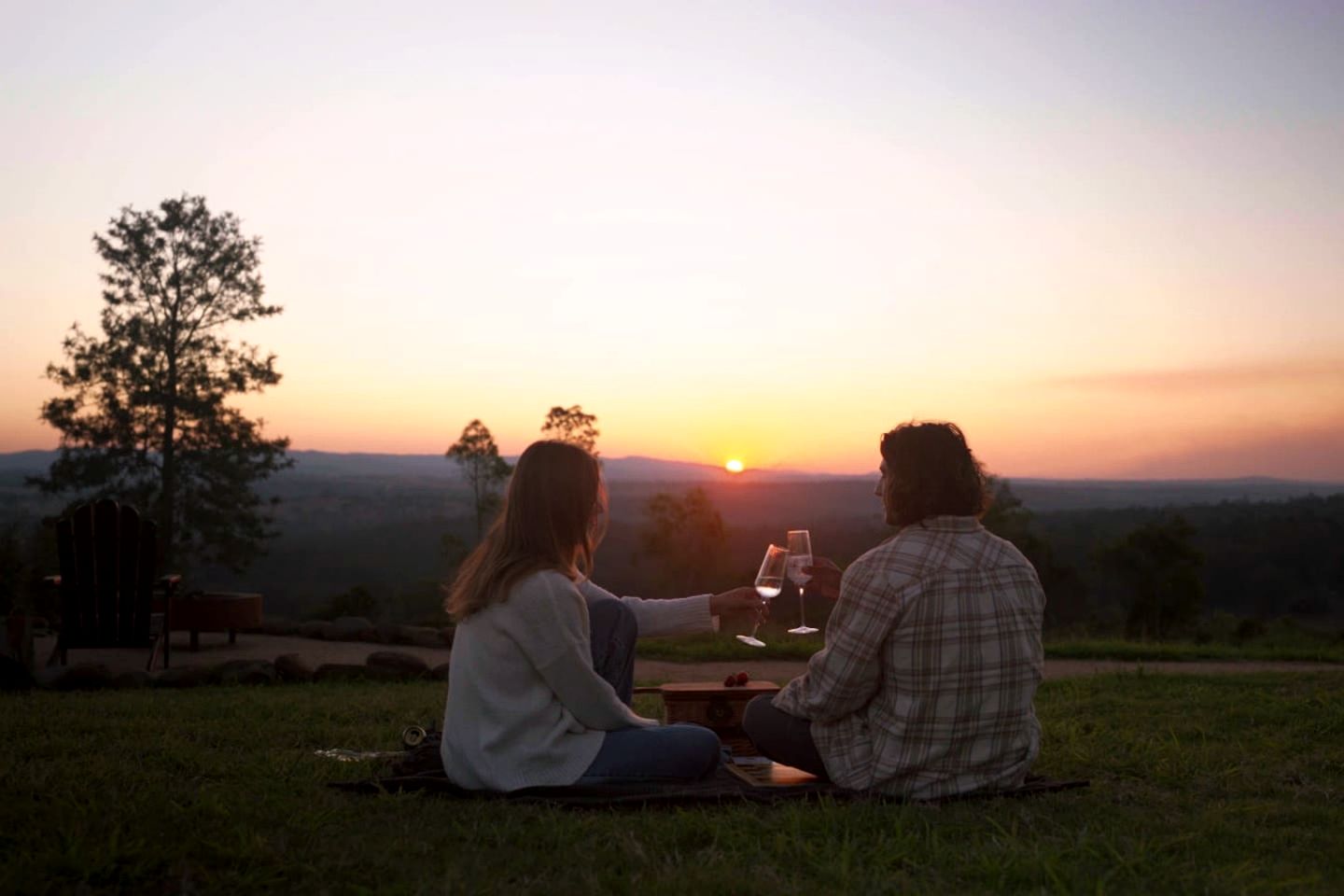 Stunning Cabin with a Private Hot Tub and Views of Bunya Mountain, Perfect for a Queensland Getaway