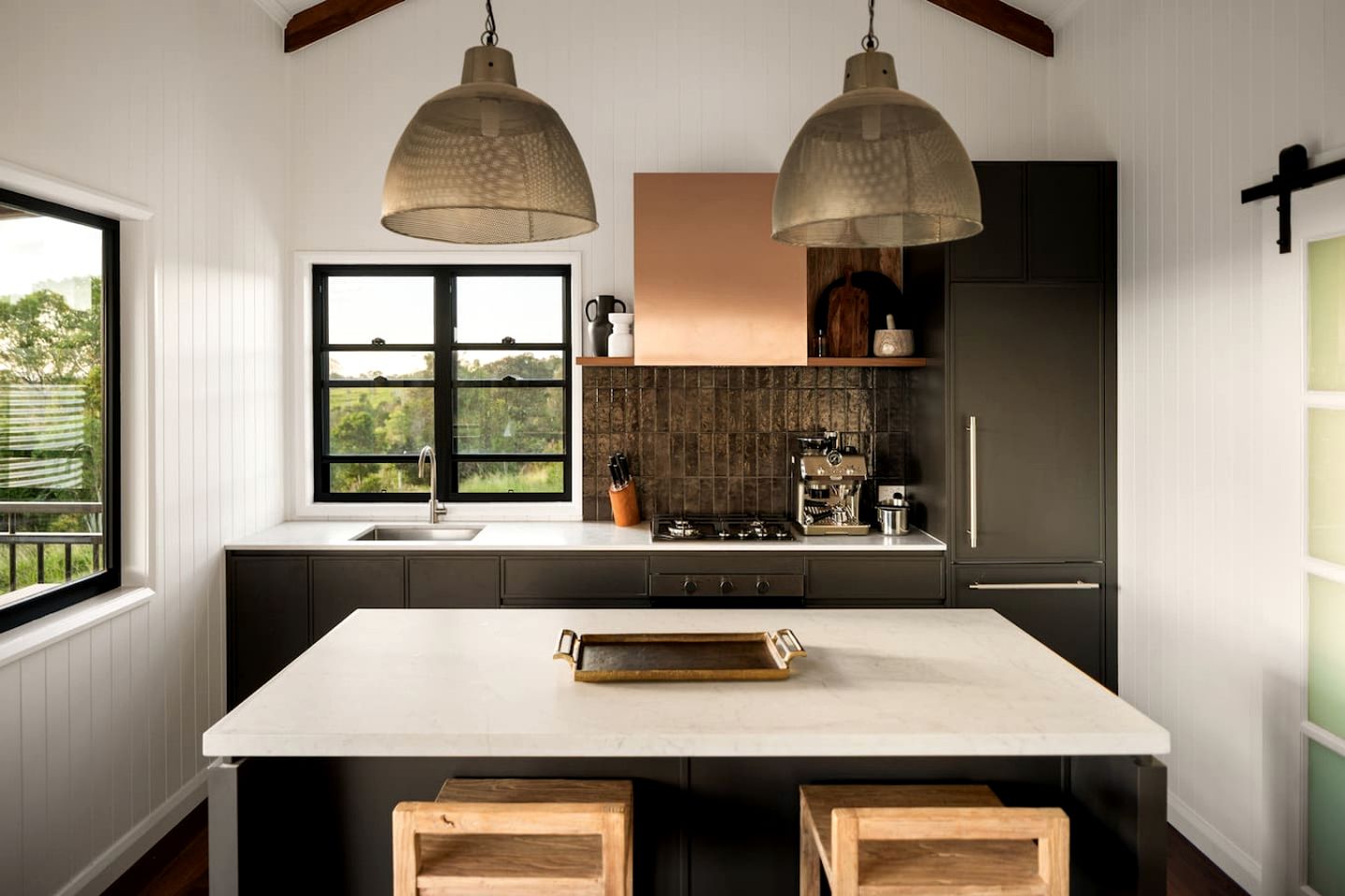 Stunning Cabin with a Private Hot Tub and Views of Bunya Mountain, Perfect for a Queensland Getaway