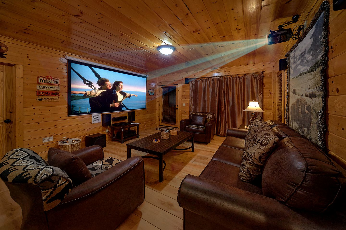 Stunning Vacation Rental in Sevierville with Private Hot Tub and Games Room, and Amazing Mountain Views