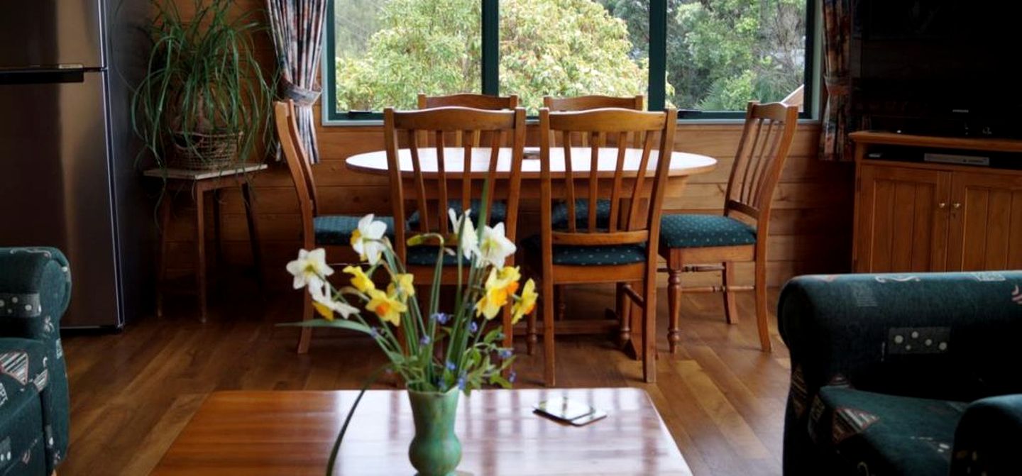 Spacious Vacation Rental with Spectacular Views near Eskdale in Hawke's Bay, New Zealand