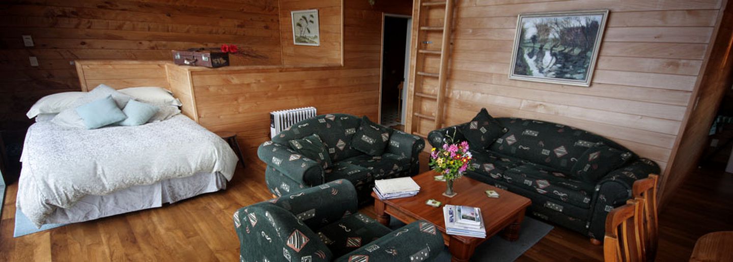 Spacious Vacation Rental with Spectacular Views near Eskdale in Hawke's Bay, New Zealand