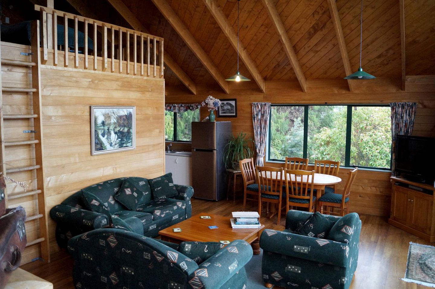 Spacious Vacation Rental with Spectacular Views near Eskdale in Hawke's Bay, New Zealand