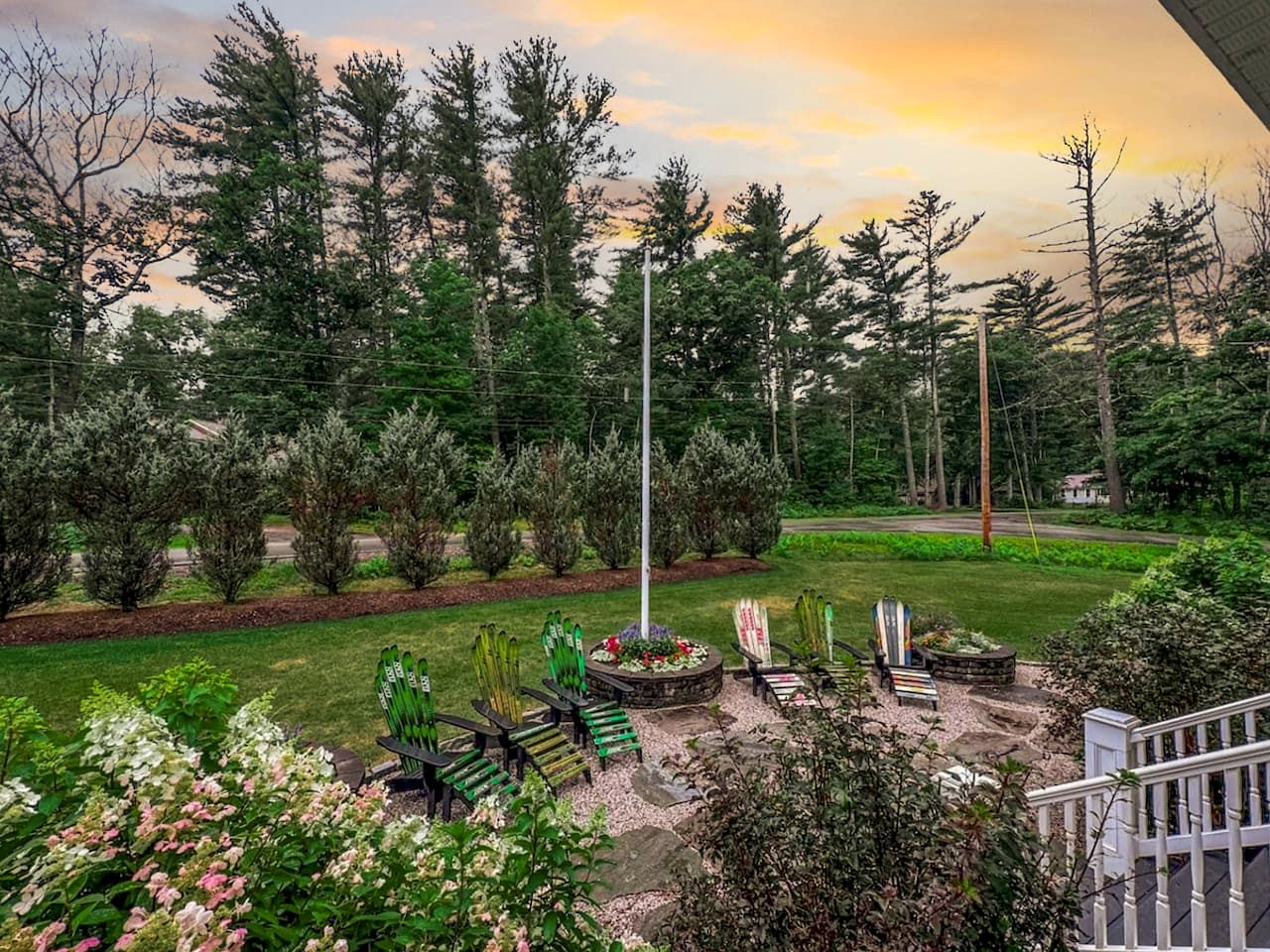 Luxurious Pet Friendly Vacation Rental Near Echo Lake with Hot Tub in North Conway, NH