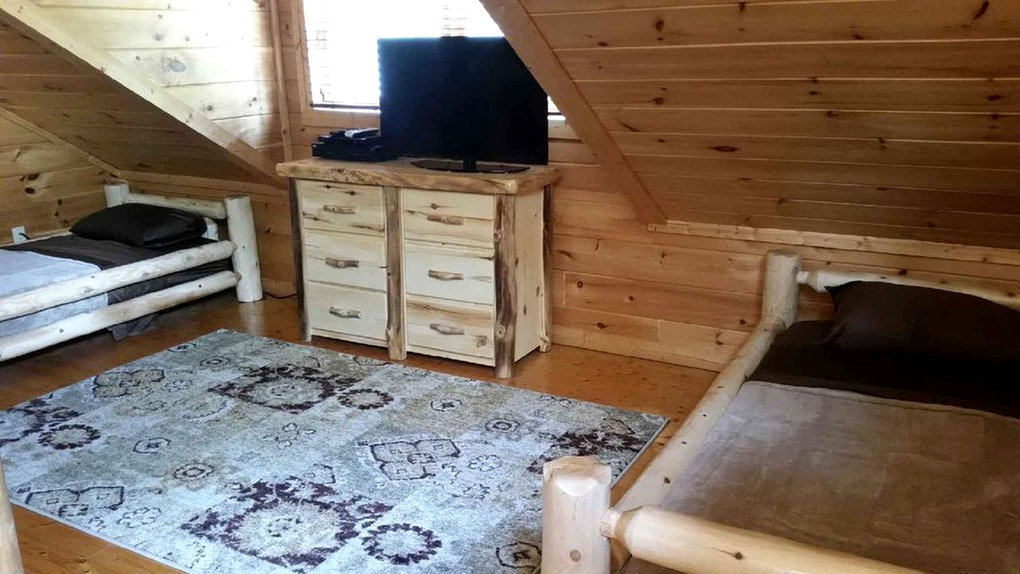 Large Tennessee Cabin Rental for Group Getaways