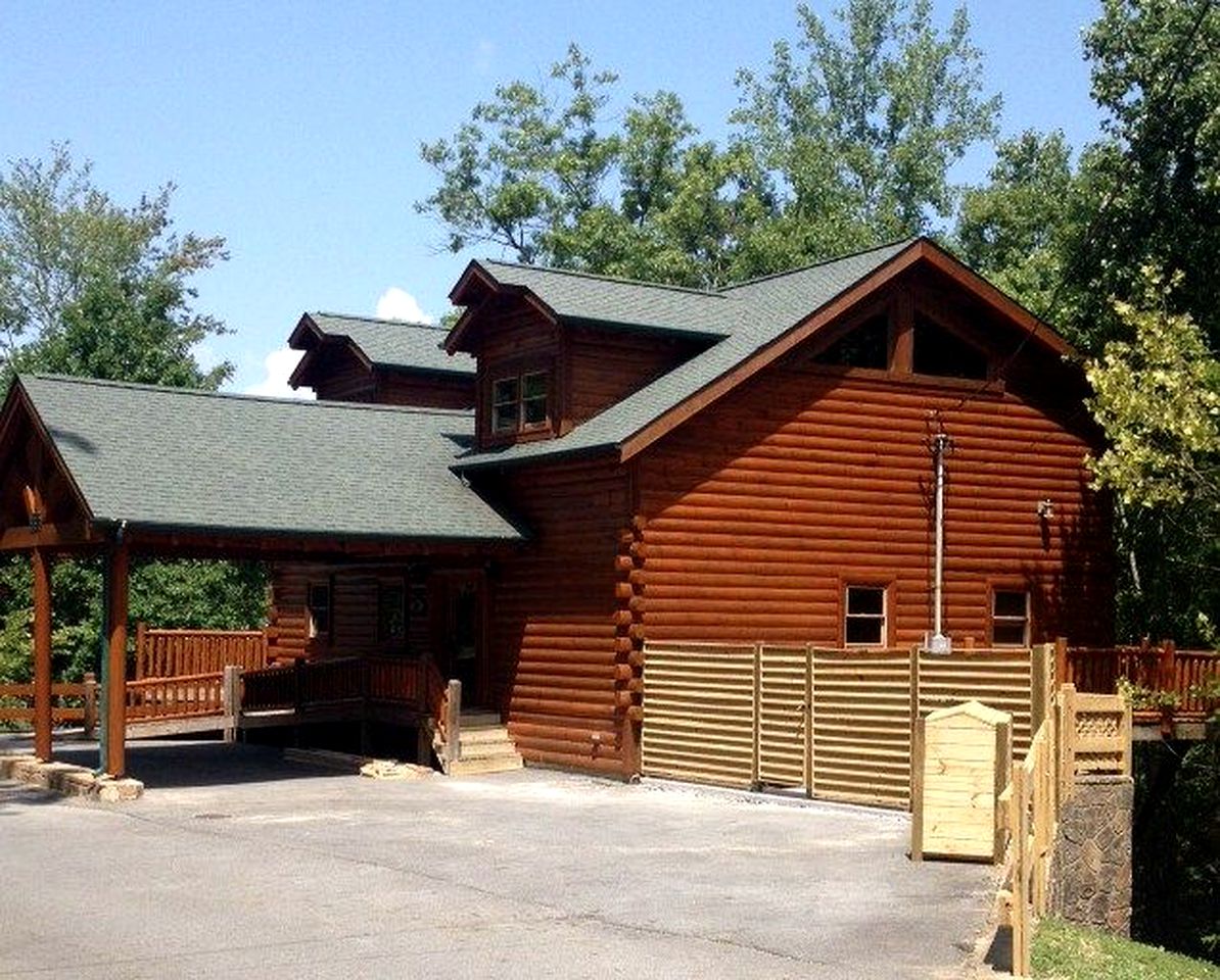 Large Tennessee Cabin Rental for Group Getaways