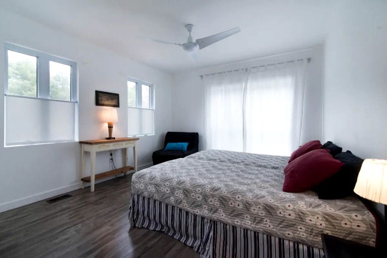 Villas (Canada, Godfrey, Ontario)