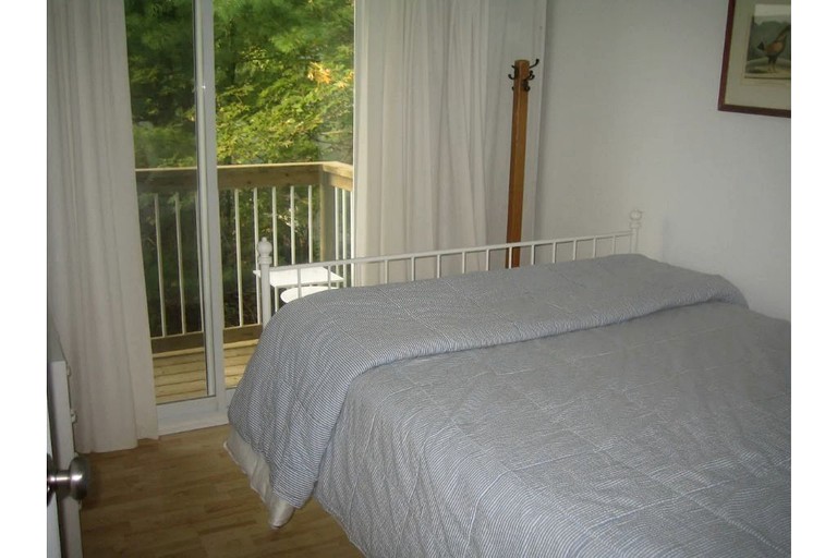 Villas (Canada, Godfrey, Ontario)
